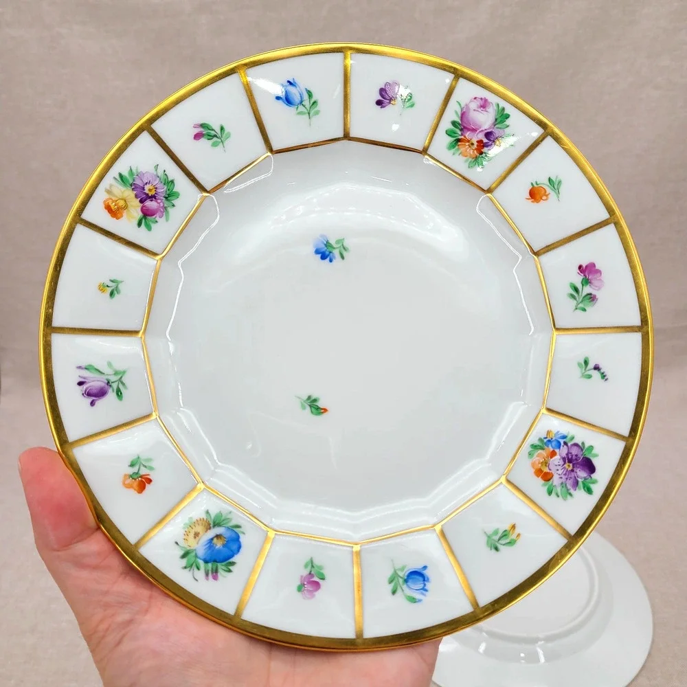4 settings - Royal Copenhagen 'Henriette' 7.625 Inch SALAD PLATES #444-8514
